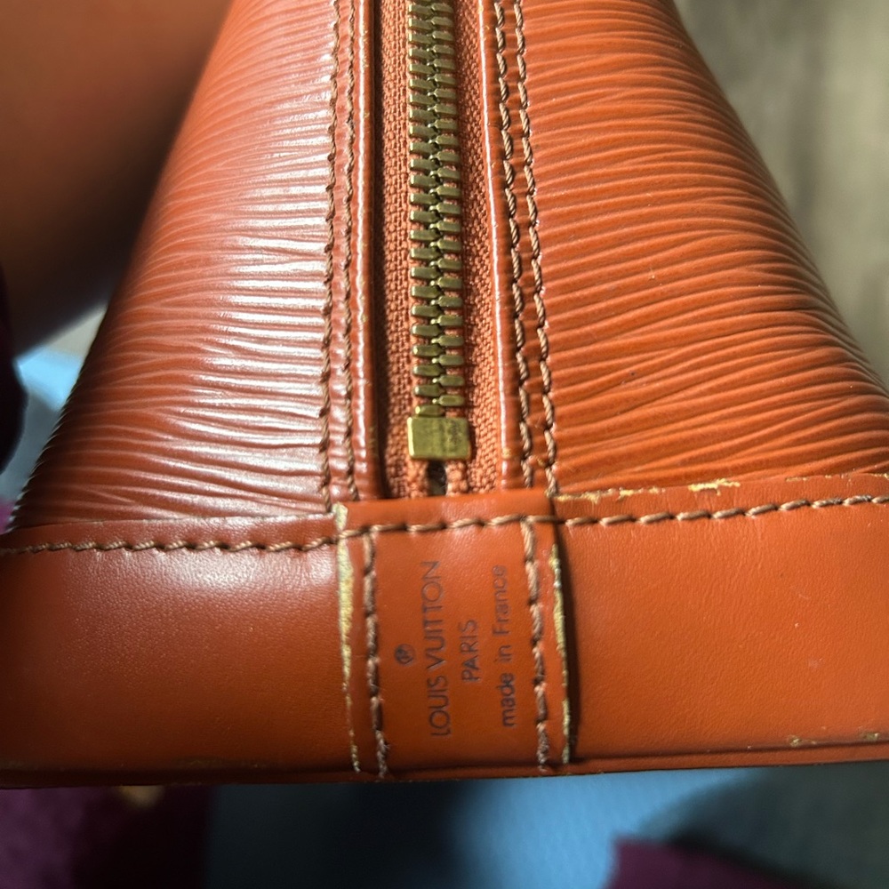 Louis Vuitton Epi Alma PM Kenya Fawn - Picture 11 of 16